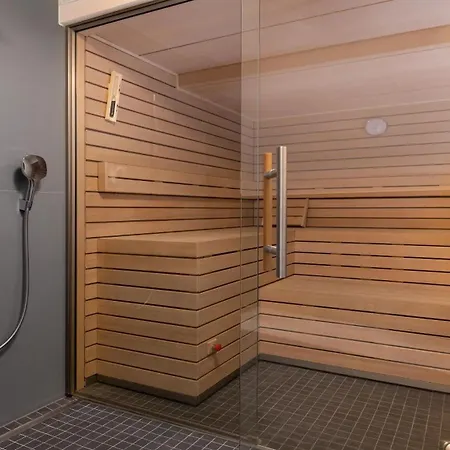 Penthouse Streten With Private Jacuzzi *